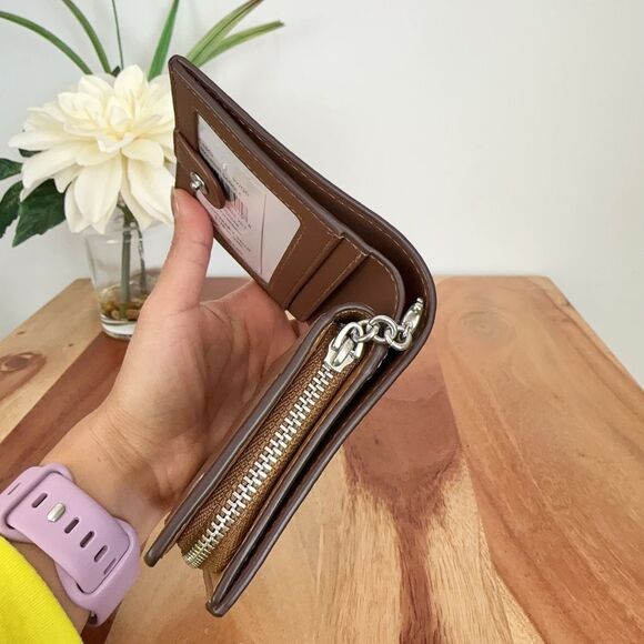 Coach Brown Leather Wallet Minimalist Design - Picture 5 of 5